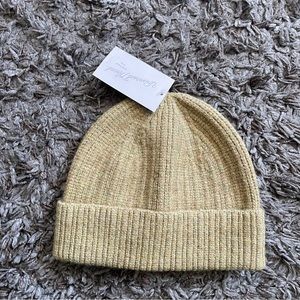 NWT Universal Thread Beanie